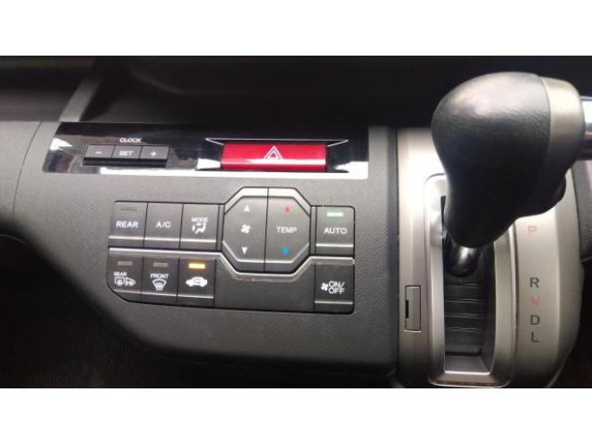 ステップワゴンG Eセレクション　4WD 4WD 2000 5Dr