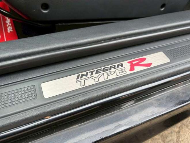 インテグラタイプR  2.0　ワンオーナー　レカロシート　パワステ　パワーウィンドウ　純正アルミホイール　ABS　キーレスエントリー　横滑り防止装置　エアコン　盗難防止装置 2WD 2000