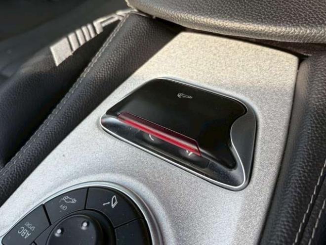 ベンツSLクラス SL55AMG　左ハンドル　AMGエンジン　ワイドボディ仕様　シートヒーター　エアコン　ワークグノーシス　TVナビ　本革シート　社外エアロ　バックカメラ　ETC　キーレスエントリー 正規輸入車 2WD 5500