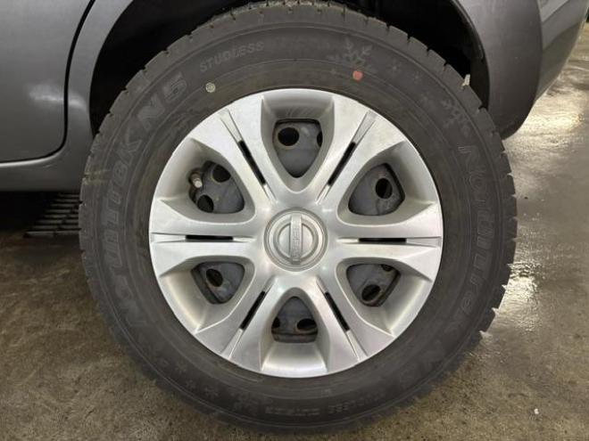 ノートＸ　ＦＯＵＲ　禁煙車　純正ナビ　フルセグ地デジ　Ｂｌｕｅｔｏｏｔｈオーディオ　バックカメラ　純正エンジンスターター　インテリジェントキー　純正１５インチＡＷ　スタッドレスタイヤ付　タイミングチェーン車 4WD 1200 5Dr