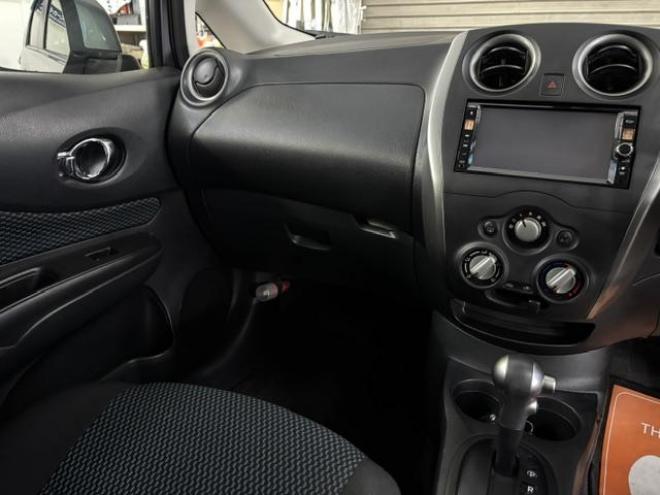 ノートＸ　ＦＯＵＲ　禁煙車　純正ナビ　フルセグ地デジ　Ｂｌｕｅｔｏｏｔｈオーディオ　バックカメラ　純正エンジンスターター　インテリジェントキー　純正１５インチＡＷ　スタッドレスタイヤ付　タイミングチェーン車 4WD 1200 5Dr