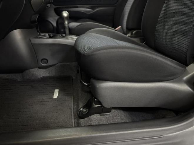 ノートＸ　ＦＯＵＲ　禁煙車　純正ナビ　フルセグ地デジ　Ｂｌｕｅｔｏｏｔｈオーディオ　バックカメラ　純正エンジンスターター　インテリジェントキー　純正１５インチＡＷ　スタッドレスタイヤ付　タイミングチェーン車 4WD 1200 5Dr
