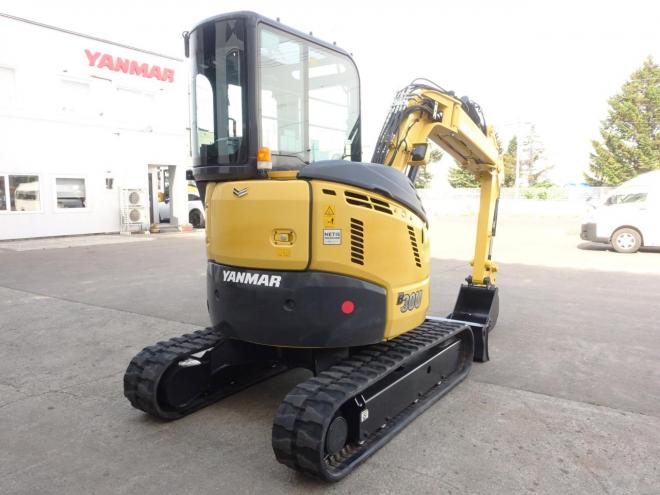 バックホーヤンマー　Ｂ30U　バケット容量0.12m3