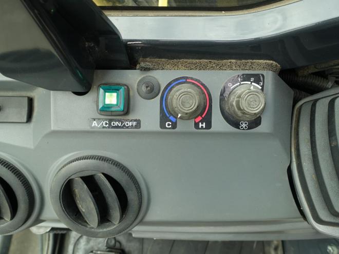 バックホーヤンマー　Ｂ40U　バケット容量0.18m3