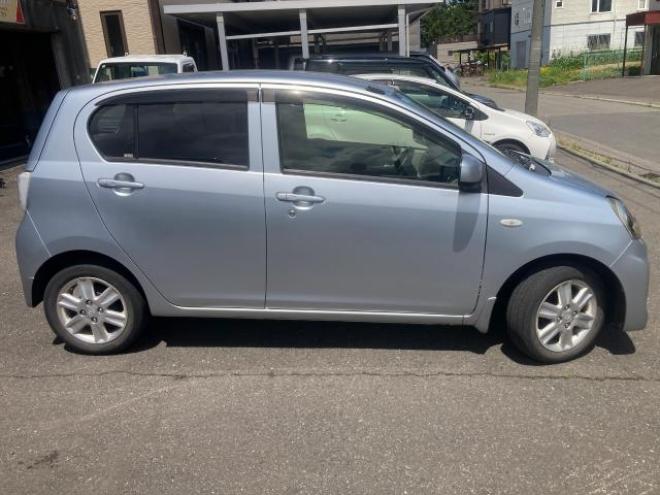 プレオプラス　LA  4WD 5Dr