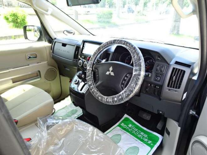 デリカD：5 2.4 G パワーパッケージ 4WD　本州車　保証1年/走行距離無制限　4WD　両側パワースライドドア　純正ナビ　地デジ　バックカメラ　フリップダウンモニター　ビルトインETC　18インチアルミホイール　純正HID　前後ドライブレコーダー 2400