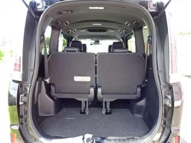 エスクァイア2.0 Gi 4WD　本州車　保証1年/走行距離無制限　4WD　セーフティセンス　両側パワースライドドア　社外ナビ　バックカメラ　本革シート　前席シートヒーター　アイドリングストップ　ビルトインETC　LEDヘッドライト　冬タイヤ付 2000