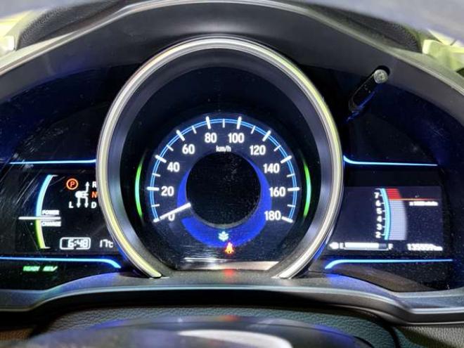 フィット1.5 ハイブリッド Fパッケージ 4WD　防錆塗装4WDTVナビETCドラレコ 1500