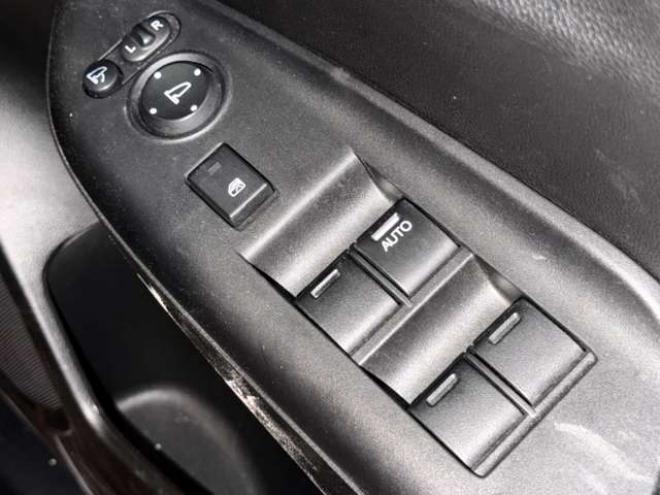 フィット1.5 ハイブリッド Fパッケージ 4WD　防錆塗装4WDTVナビETCドラレコ 1500