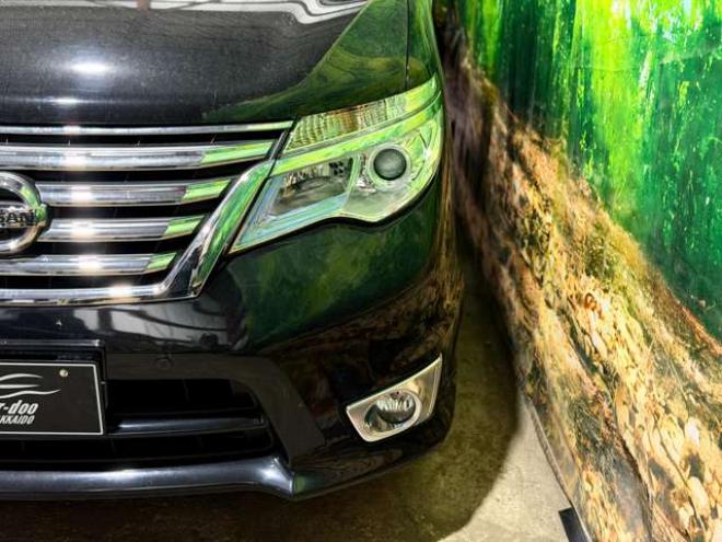 セレナ2.0 ハイウェイスター 4WD　防錆塗装4WDTVナビBカメドラレコ積込タイヤ 2000