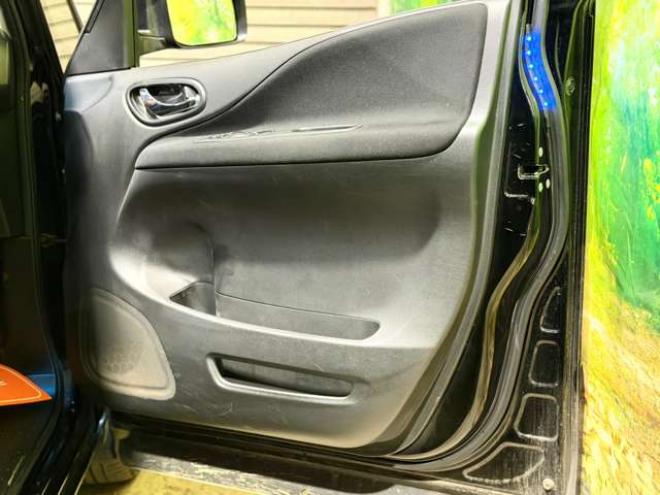 セレナ2.0 ハイウェイスター 4WD　4WDTVナビBカメ後席モニタETC 2000