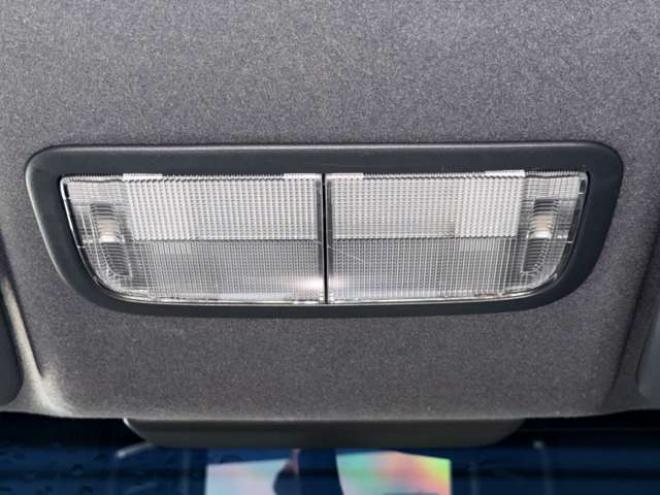 フリードスパイクハイブリッド1.5 ジャストセレクション　防錆塗装4WDTVナビBカメETC 1500