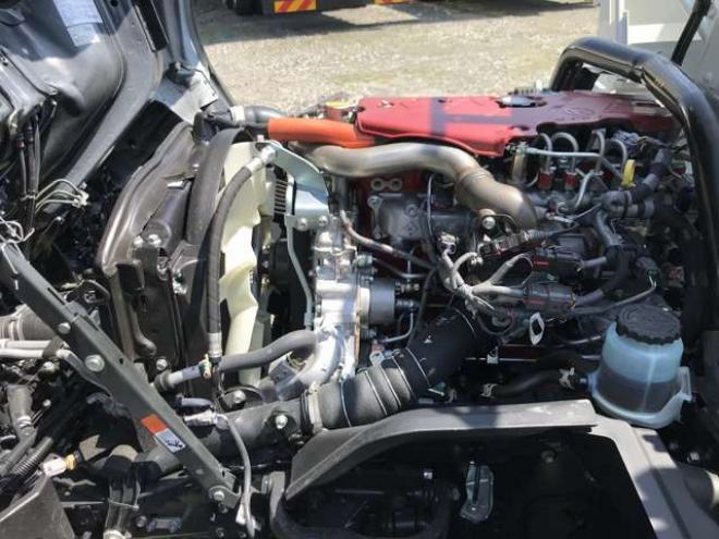デュトロタンクローリー　2DG-XZU685M 新明和工業　 4WD 4000