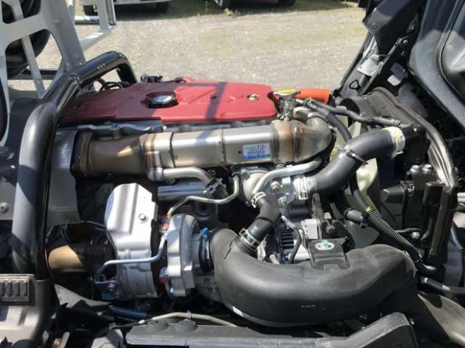 デュトロタンクローリー　2DG-XZU685M 新明和工業　 4WD 4000
