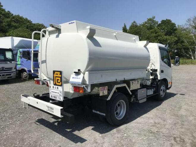デュトロタンクローリー　2DG-XZU685M 新明和工業　 4WD 4000