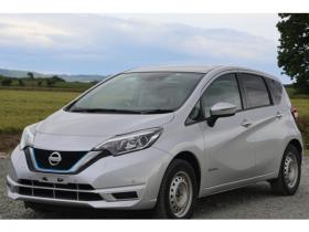 ノート　1.2 e-POWER X FOUR 4WD　検二年　ナビ　バックカメラ　ETC 1200