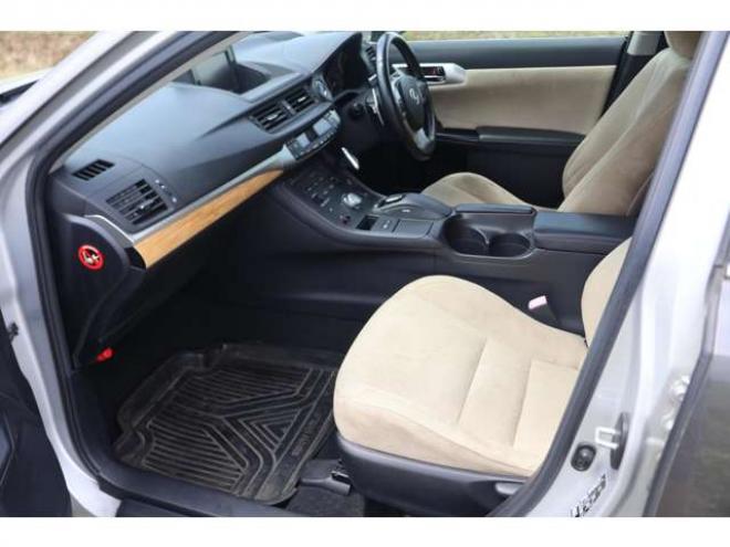 レクサスCT 200h バージョンC　検二年　　パドルシフト　クルコン　バックカメラ　シートヒーター　ETC　TV　自社　ローンカノウ 2WD 1800