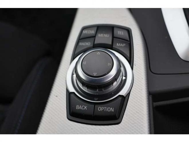 BMW3シリーズ 320i xドライブ 4WD　検二年　社外マフラー　バックカメラ　自社　ローンカノウ 正規輸入車 2000