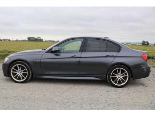 BMW3シリーズ 320i xドライブ 4WD　検二年　社外マフラー　バックカメラ　自社　ローンカノウ 正規輸入車 2000
