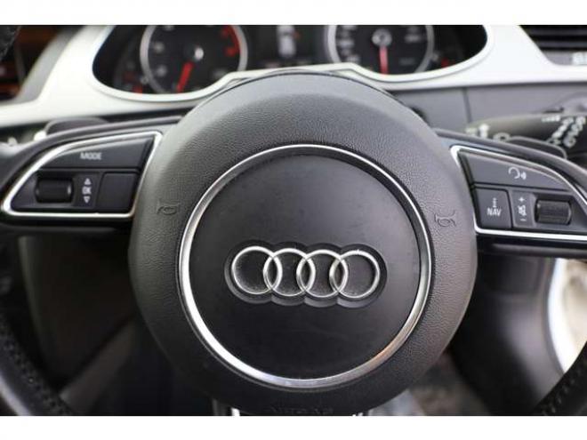 アウディA4アバント 2.0 TFSI クワトロ 4WD　検二年　後期　バックカメラ　Bluetooth 正規輸入車 2000