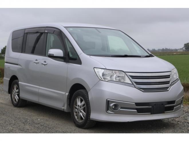セレナ2.0 ライダー 4WD　検二年　社外ナビ　エンスタ　TV　バックカメラ　自社　ローンカノウ 2000