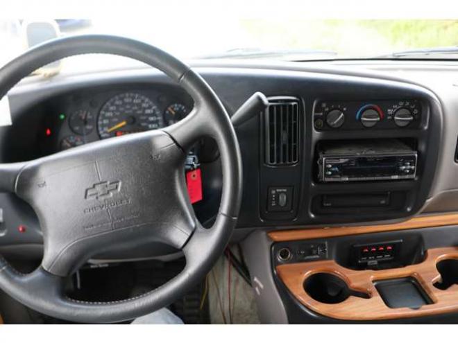 シボレーエクスプレス　スタークラフト　検1年 正規輸入車 2WD 5700