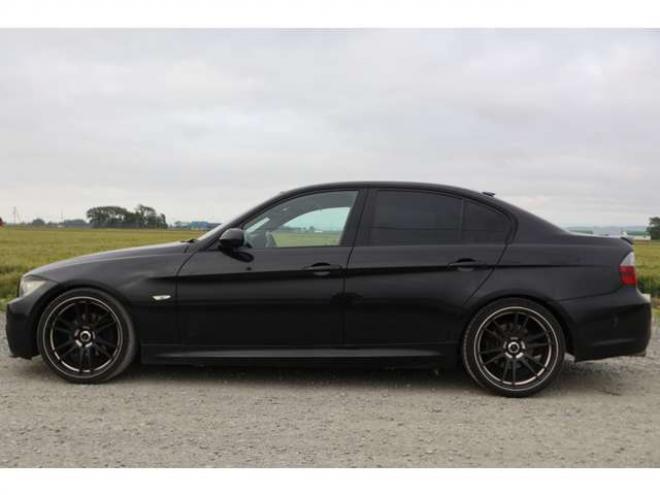 BMW3シリーズ 323i Mスポーツパッケージ　検二年　社外ホイール　自社　ローンカノウ 正規輸入車 2WD 2500