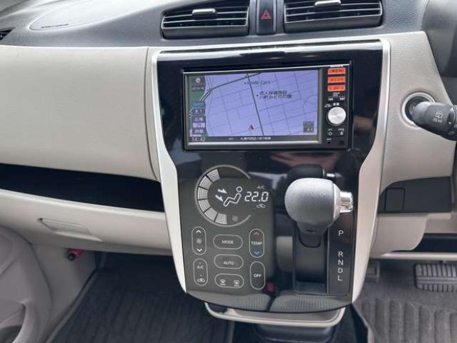 デイズX 4WD　ナビ　Bluetoothオーディオ　運転席シートヒーター　横滑り防止装置　アイドリングストップ　衝突軽減ブレーキ　スチールホイール冬　社外アルミホイール夏　アラウンドビューモニター　バックモニター　地デジ 660