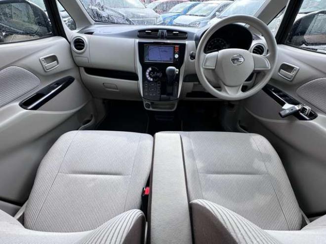 デイズX 4WD　ナビ　Bluetoothオーディオ　運転席シートヒーター　横滑り防止装置　アイドリングストップ　衝突軽減ブレーキ　スチールホイール冬　社外アルミホイール夏　アラウンドビューモニター　バックモニター　地デジ 660