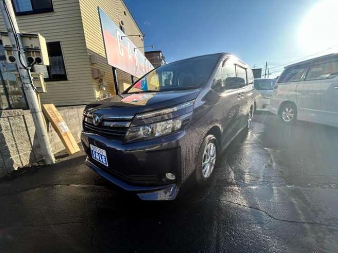 ヴォクシー2.0 X 4WD　電動スライドドア　冬タイヤセット　ドラレコ　アクセル踏み間違い防止装置 ナビTVバックモニター 2000