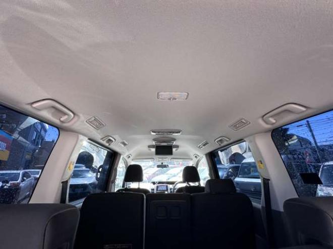 ヴォクシー2.0 ZS 煌II 4WD　両側パワースライドドア　HDDナビ　Bluetooth　　地デジ　ワイパーデアイサー　リアヒーター　ビルトインETC　バックカメラ　フリップダウンモニター　純正アルミホイール夏　プッシュスタート　インテリキー 2000