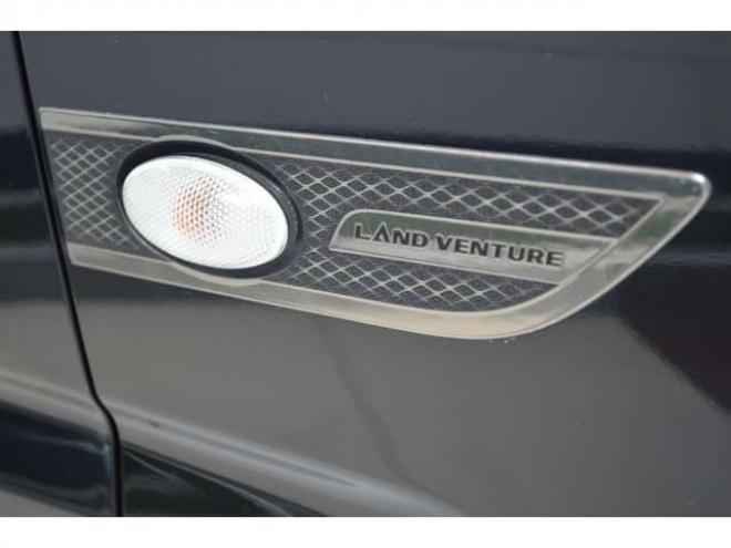 ジムニーランドベンチャー 4WD　ワンオーナー特別仕様車4WDターボCDハーフレザーシートヒーターウインカーミラーヒーター 660