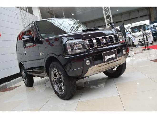 ジムニーランドベンチャー 4WD　ワンオーナー特別仕様車5速マニュアル4WDターボ7インチワイドナビTVバックカメラETCハーフレザーシートヒーター 660
