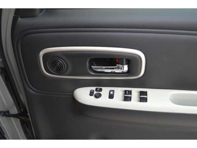 ワゴンRスマイルハイブリッド X 4WD　クリームコーデセーフティサポートスズキコネクト対応9インチ全方位ナビLEDハイブリット4WDセーフティサポート搭載アイドリングストップハイビームアシストLEDライト両側オートスライドドアパーキングセンサー 登録済未使用車 660