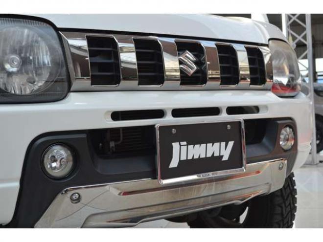 ジムニーランドベンチャー 4WD　特別仕様車5速マニュアル4WDターボリフトアップCDハーフレザーシートヒーター16インチ純正アルミマットタイヤ禁煙車ウインカーミラーヒーターキーレスエントリー 660