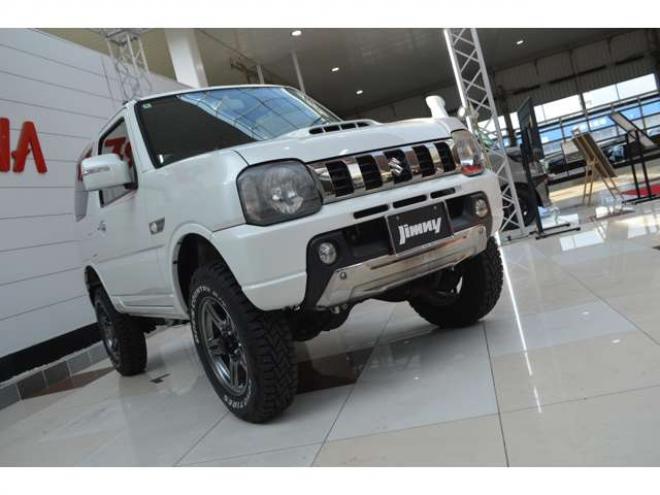 ジムニーランドベンチャー 4WD　特別仕様車5速マニュアル4WDターボリフトアップCDハーフレザーシートヒーター16インチ純正アルミマットタイヤ禁煙車ウインカーミラーヒーターキーレスエントリー 660