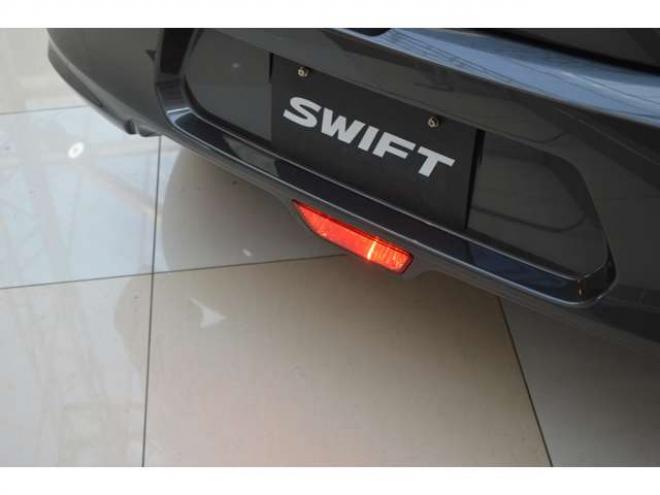 スイフト1.2 XRリミテッド　ワンオーナー特別仕様車4WDセーフティサポート搭載アダプティブクルーズコントロール純正エアロ7インチナビTVドライブレコーダーETCシートヒーター 1200