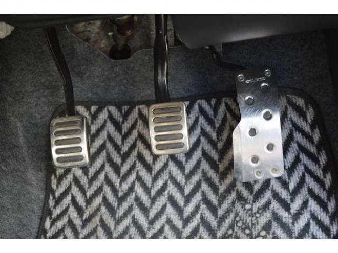 アルトワークス 660 4WD　5速マニュアル4WDターボRECAROシート横滑り防止装置ディスチャージヘッドライト社外16インチアルミスポーツマフラー7インチワイドナビTV 660