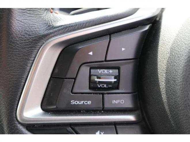 XV2.0i-L アイサイト 4WD　純正フルセグナビ　バックカメラ　ETC　電動パーキングブレーキ　ヘッドライトウォッシャー　アダプティブクルーズコントロール　LEDヘッドライト 2000