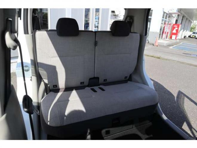 eKワゴンM 4WD　CDプレイヤー　シートミラーヒーター　オートライト　トラクションコントロール　衝突軽減ブレーキ　車線逸脱警報　パーキングソナー　USBソケット　アイドリングストップ 660