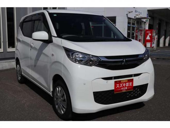 eKワゴンM 4WD　CDプレイヤー　シートミラーヒーター　オートライト　トラクションコントロール　衝突軽減ブレーキ　車線逸脱警報　パーキングソナー　USBソケット　アイドリングストップ 660