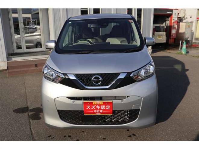 デイズX 4WD　アラウンドビューモニター(ルームミラー) シート・ミラーヒーター エマージェンシーブレーキ 車線逸脱警報機能 アイドリングストップ 660
