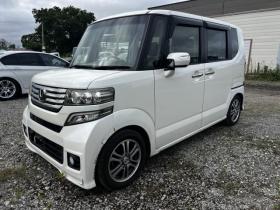 N-BOX　カスタムG Lパッケージ 4WD 660 5Dr