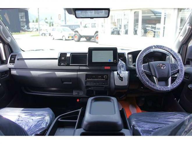 ハイエースバン2.7 スーパーGL ワイド ロング ミドルルーフ 4WD　登録済未使用車9型/丸目フェイス/アースカラー/4WD/2.7ガソリン/ナビ付 2700