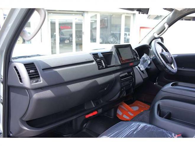 ハイエースバン2.7 スーパーGL ワイド ロング ミドルルーフ 4WD　登録済未使用車9型/丸目フェイス/アースカラー/4WD/2.7ガソリン/ナビ付 2700