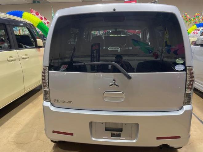 eKワゴンＭ　４ＷＤ　キーレス付　ベンチシートフルフラット　ダブルエアバック　ＰＳ　全席パワーウインドウ　寒冷地仕様車　オートエアコン　運転席エアバック　セキュリティーアラーム　フルタイム４ＷＤ　衝突安全ボディ（北海道） 4WD 660 5Dr