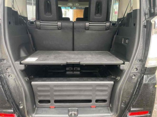 N-BOXカスタム Ｇ・Ｌパッケージ　４ＷＤ　ＥＴＣ　バックカメラ　両側電動スライドドア　ナビ　ＴＶ　ＨＩＤ　スマートキー　アイドリングストップ　ベンチシート　ＣＶＴ　盗難防止システム　ＡＢＳ　ＥＳＣ　ＣＤ　アルミホイール　エアコン（北海道） 4WD 660 5Dr