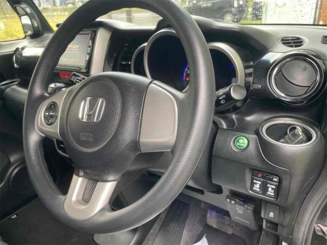 N-BOXカスタム Ｇ・Ｌパッケージ　４ＷＤ　ＥＴＣ　バックカメラ　両側電動スライドドア　ナビ　ＴＶ　ＨＩＤ　スマートキー　アイドリングストップ　ベンチシート　ＣＶＴ　盗難防止システム　ＡＢＳ　ＥＳＣ　ＣＤ　アルミホイール　エアコン（北海道） 4WD 660 5Dr