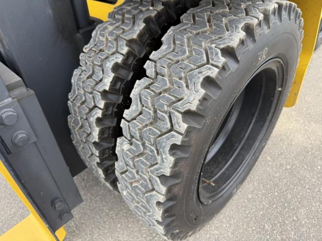 フォークリフト超極上！コマツ FD20T-17 2トンディーゼル サイドシフト付き