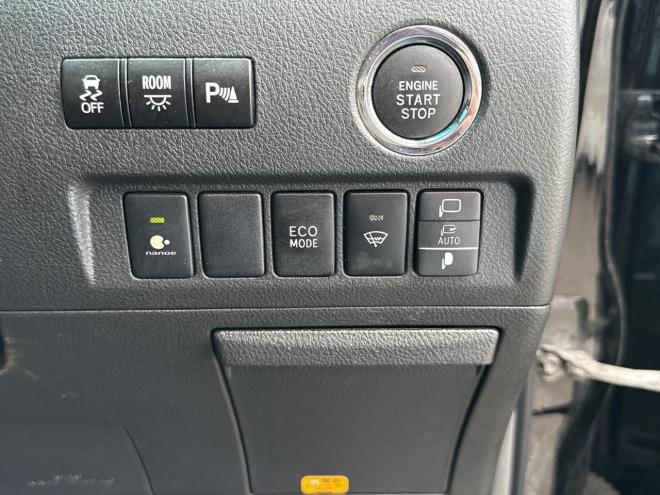ヴェルファイア2.4Zゴールデンアイズ 4WD　ローンが不安な方＜優遇ローン＞　本州仕入　寒冷地仕様　アルパイン8型ナビ　後席モニター 4WD 2400 5Dr